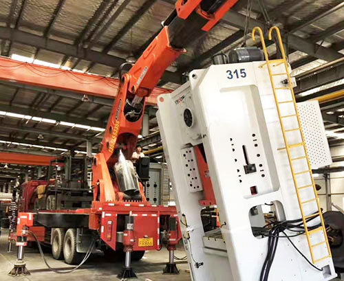 南京六合提升工作效率，选择优质折臂吊租赁服务