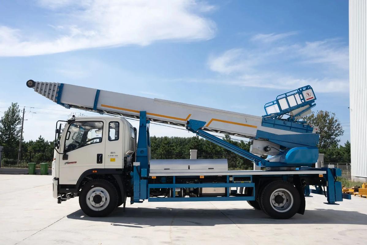 南京六合云梯上料车租赁费用