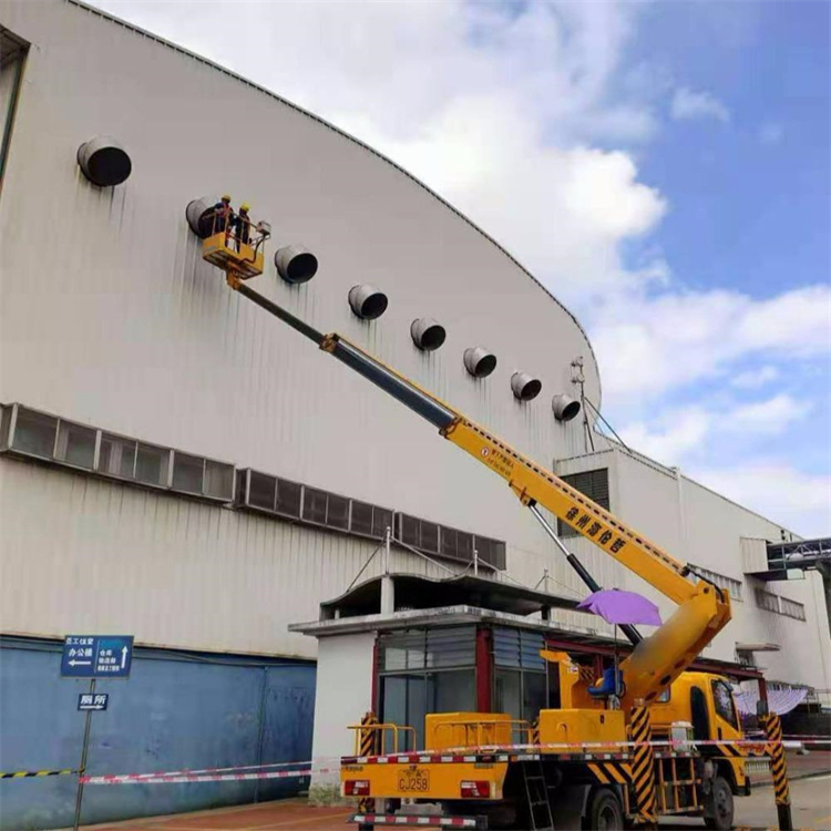 南京六合高空作业车出租服务：专业广告牌安装解决方案