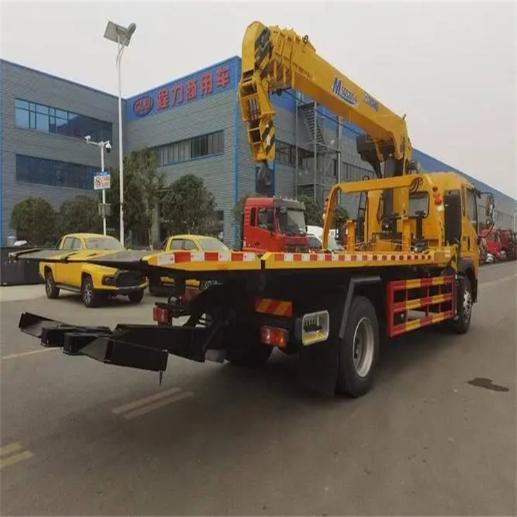 南京六合附近小随车吊出租电话，轻松解决搬运烦恼