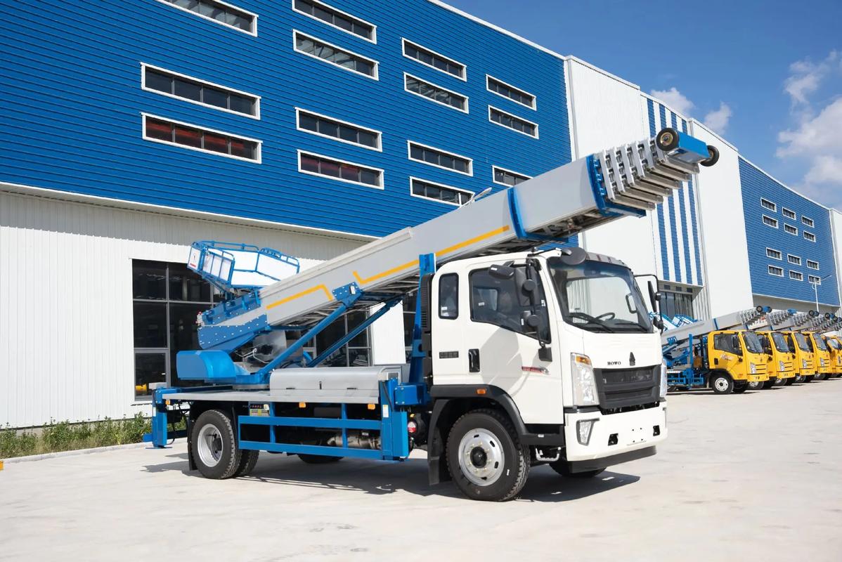 南京六合出租云梯车高空作业车 建筑垃圾搬运